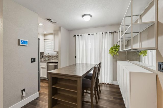 943 Rancho Roble Way, Sacramento, CA 95834