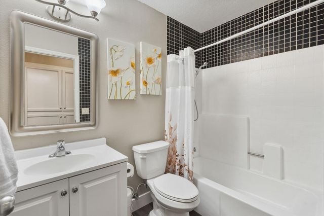 943 Rancho Roble Way, Sacramento, CA 95834