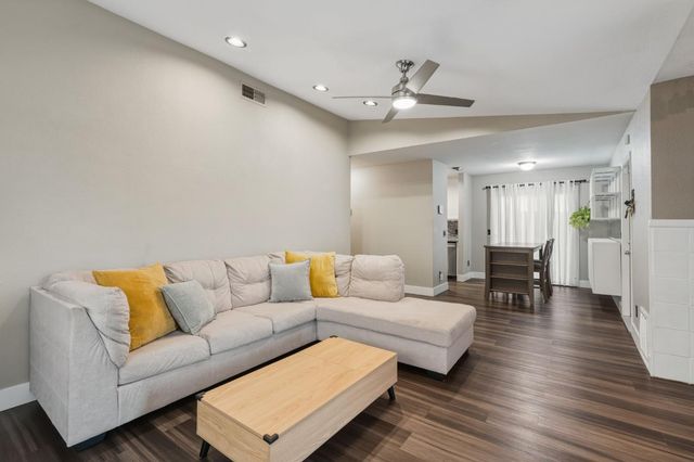 943 Rancho Roble Way, Sacramento, CA 95834