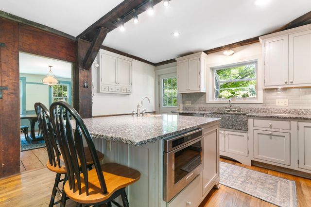 85 Brown's Road, Newfane, VT 05345