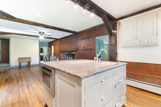 85 Brown's Road, Newfane, VT 05345