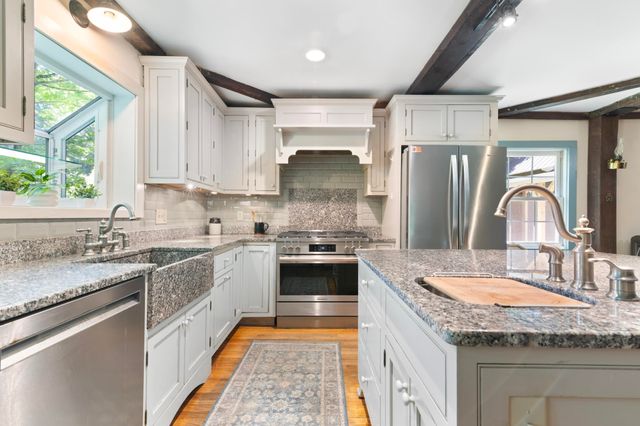 85 Brown's Road, Newfane, VT 05345