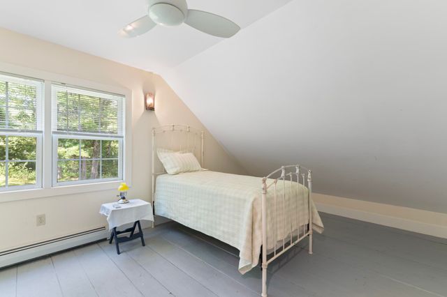 85 Brown's Road, Newfane, VT 05345