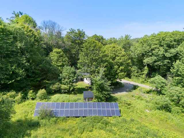85 Brown's Road, Newfane, VT 05345