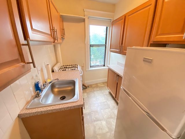 1148 Commonwealth Avenue 25, Boston, MA 02134