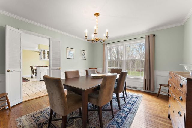 2007 Sherwood Drive, Valparaiso, IN 46385