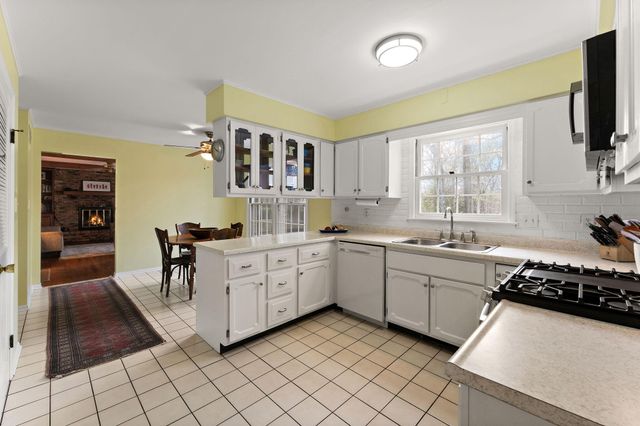 2007 Sherwood Drive, Valparaiso, IN 46385