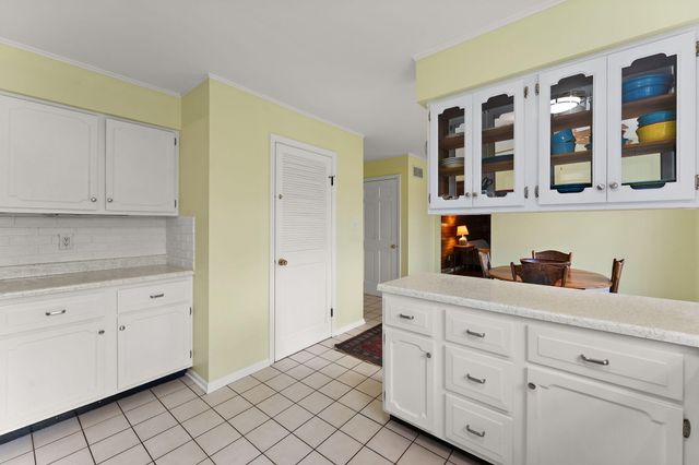2007 Sherwood Drive, Valparaiso, IN 46385