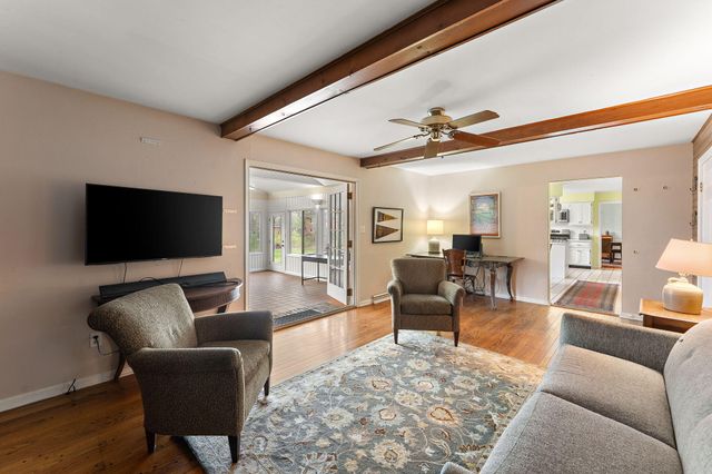 2007 Sherwood Drive, Valparaiso, IN 46385