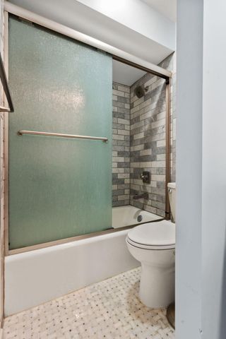 2007 Sherwood Drive, Valparaiso, IN 46385