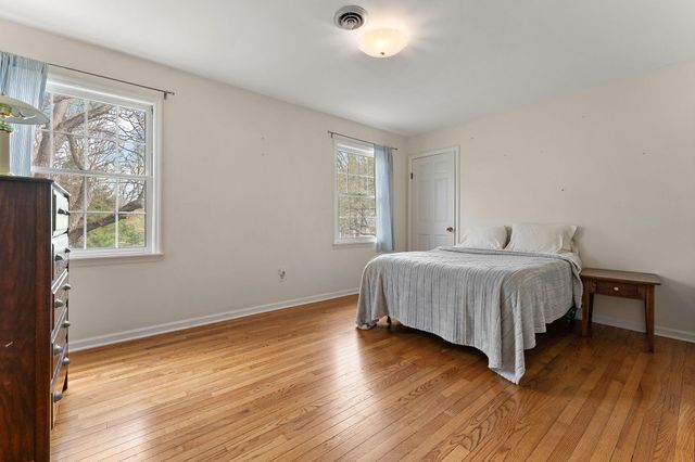 2007 Sherwood Drive, Valparaiso, IN 46385