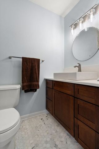 2007 Sherwood Drive, Valparaiso, IN 46385