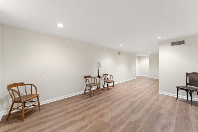 2007 Sherwood Drive, Valparaiso, IN 46385