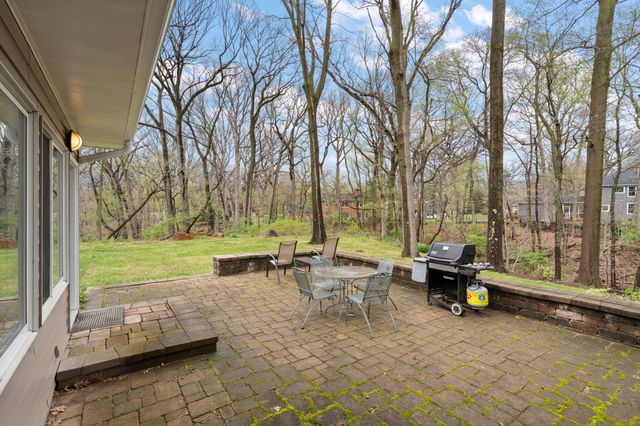 2007 Sherwood Drive, Valparaiso, IN 46385