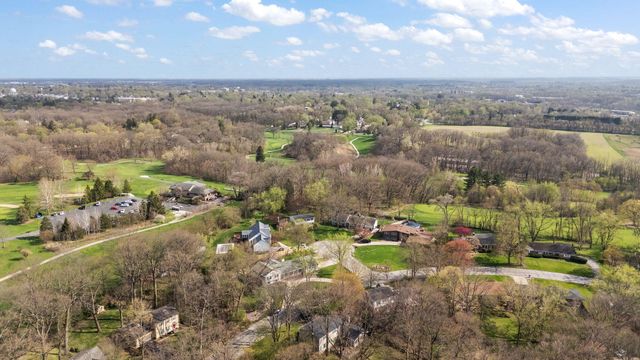 2007 Sherwood Drive, Valparaiso, IN 46385