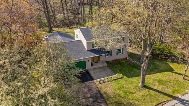 2007 Sherwood Drive, Valparaiso, IN 46385