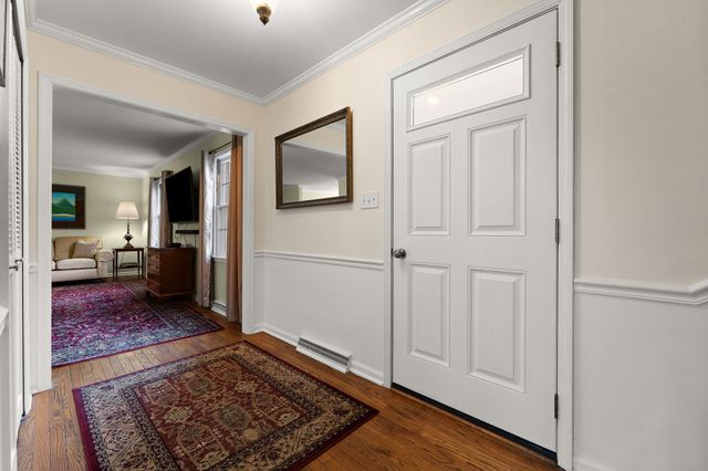 2007 Sherwood Drive, Valparaiso, IN 46385