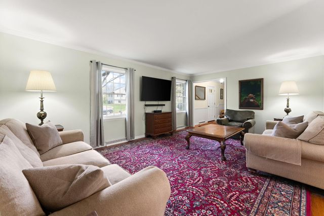 2007 Sherwood Drive, Valparaiso, IN 46385