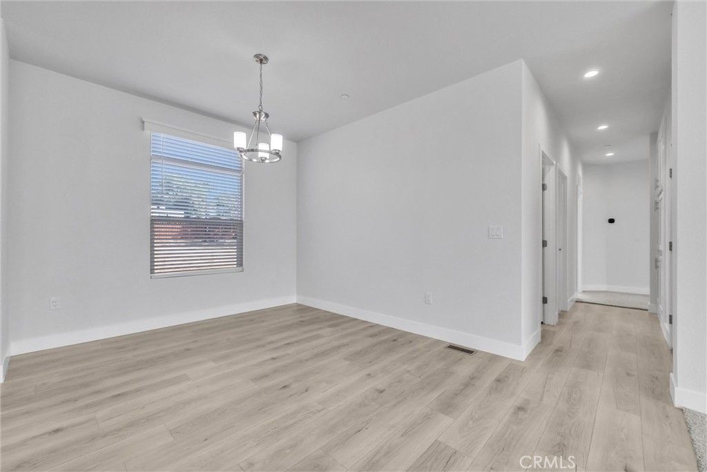 Image 34 of property listing at 18864 Boulder Avenue, Riverside, CA 92508