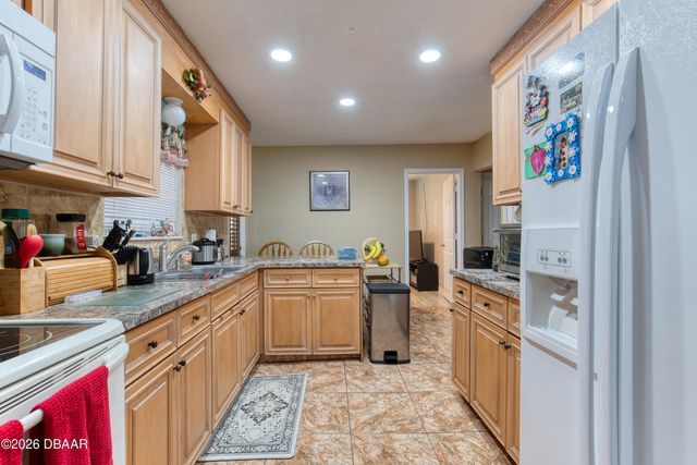 140 Coquina Avenue, Ormond Beach, FL 32174