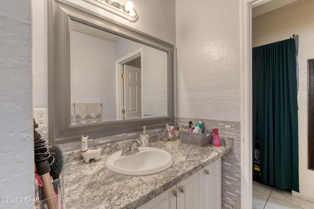 140 Coquina Avenue, Ormond Beach, FL 32174