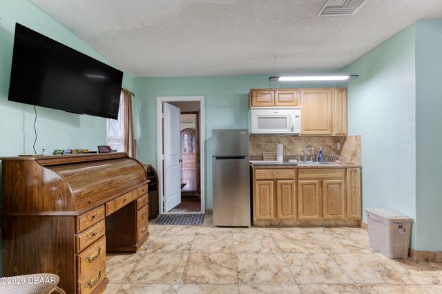 140 Coquina Avenue, Ormond Beach, FL 32174