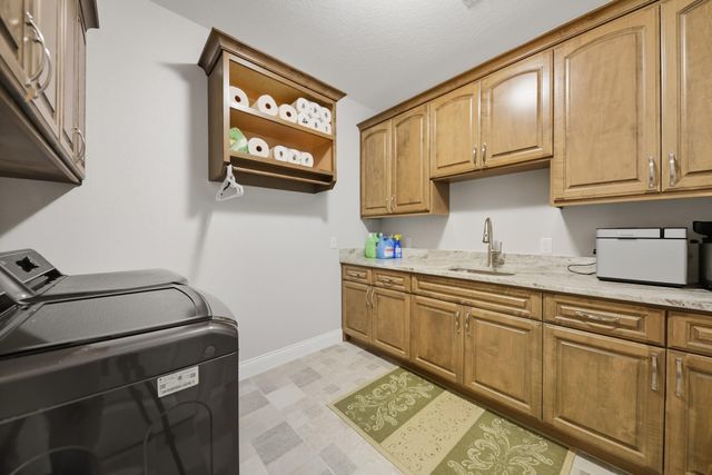 10418 Zaruba, Sealy, TX 77474