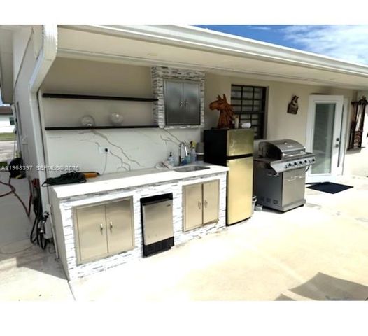 10752 SW 141st Ln, Miami, FL 33176