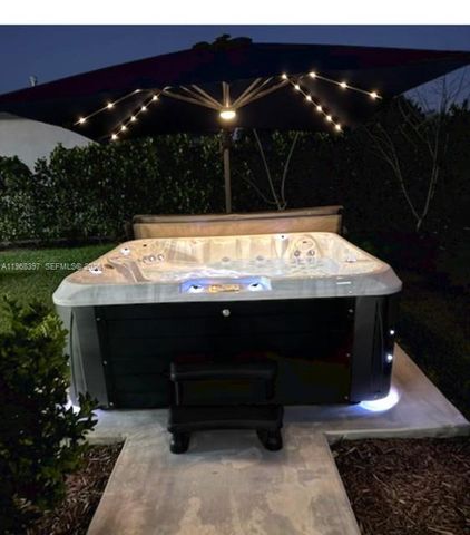 10752 SW 141st Ln, Miami, FL 33176