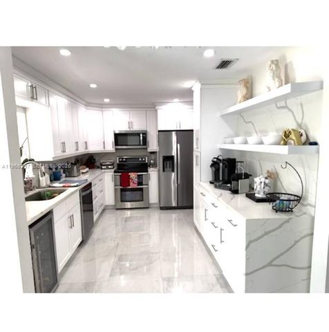 10752 SW 141st Ln, Miami, FL 33176