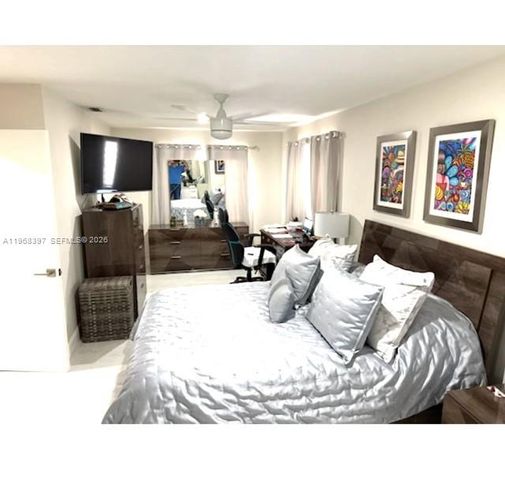 10752 SW 141st Ln, Miami, FL 33176