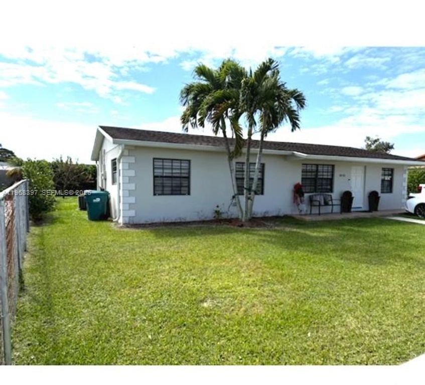 10752 SW 141st Ln, Miami, FL 33176
