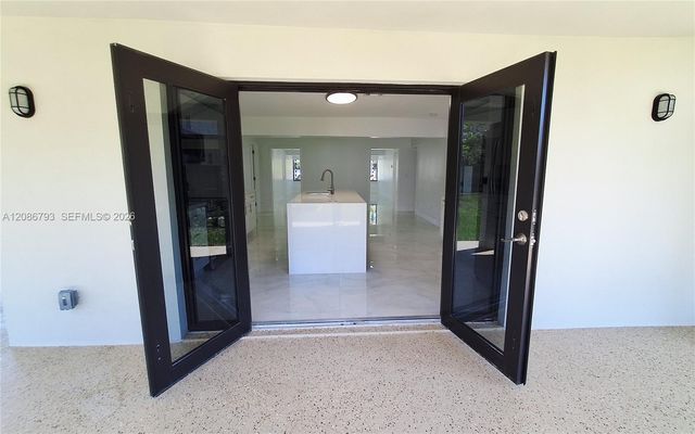 216 Shadow Way, Miami Springs, FL 33166