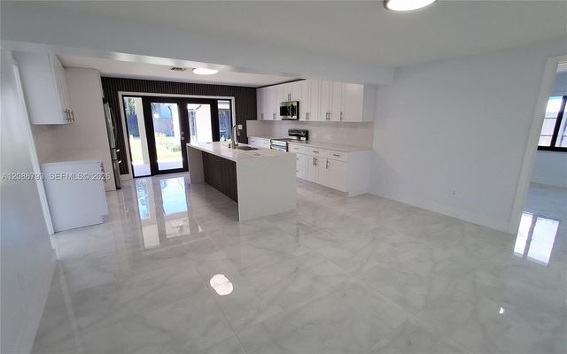 216 Shadow Way, Miami Springs, FL 33166
