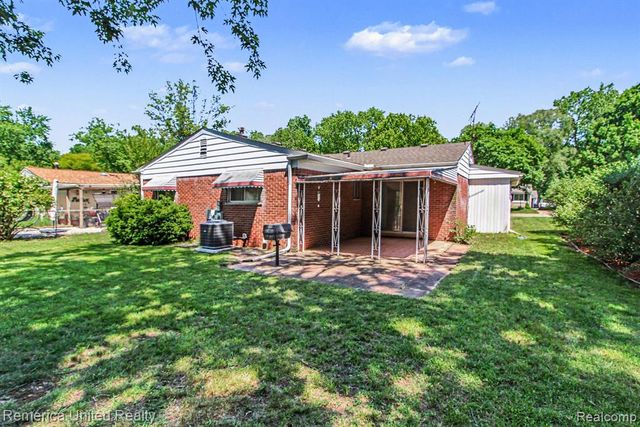 9135 Manton Avenue, Plymouth, MI 48170