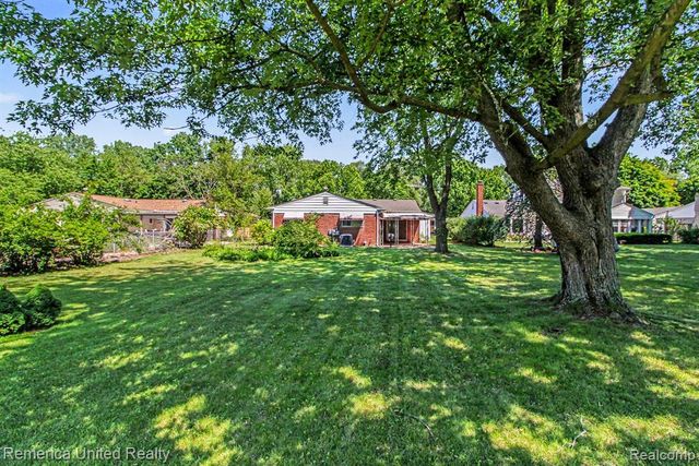 9135 Manton Avenue, Plymouth, MI 48170