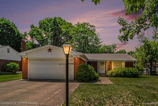 9135 Manton Avenue, Plymouth, MI 48170