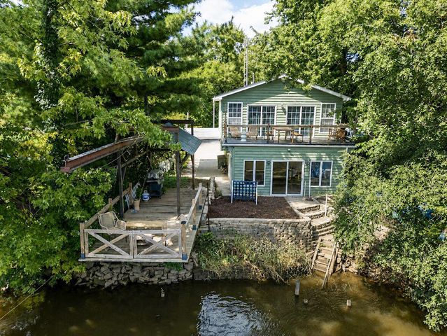 1502 Island Boulevard, Lowell, IN 46356