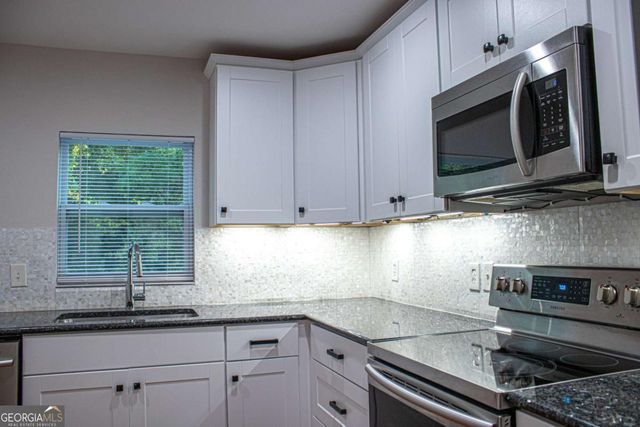 1962 Village Parkway SE, Smyrna, GA 30080