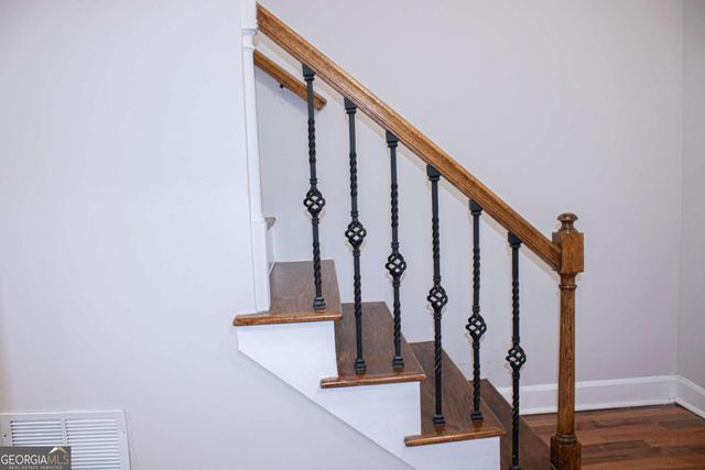 1962 Village Parkway SE, Smyrna, GA 30080