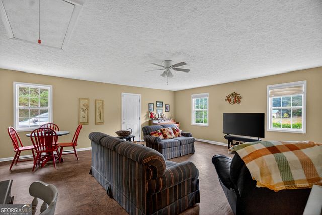 96 Old Chipley Road, Pine Mountain, GA 31822