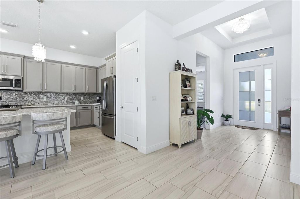 Image 10 of property listing at 4950 KIVA CIRCLE, Bradenton, FL 34211