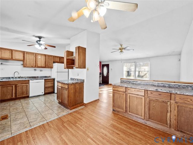 2318 Edenbrook Dr, Henrico, VA 23228