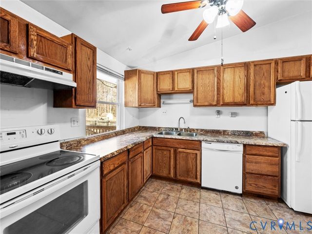 2318 Edenbrook Dr, Henrico, VA 23228