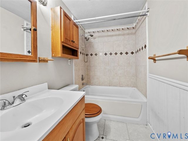 2318 Edenbrook Dr, Henrico, VA 23228