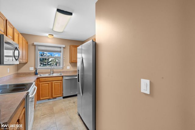 16431 Dominion Drive, Macomb, MI 48044