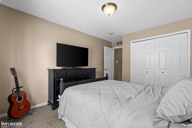 16431 Dominion Drive, Macomb, MI 48044