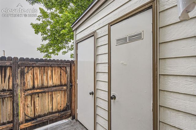 1811 S Quebec Way 31, Denver, CO 80231