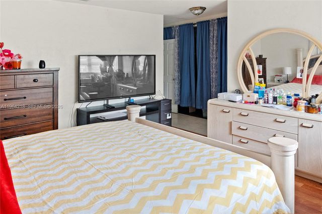 121 SW 28th Ter, Fort Lauderdale, FL 33312