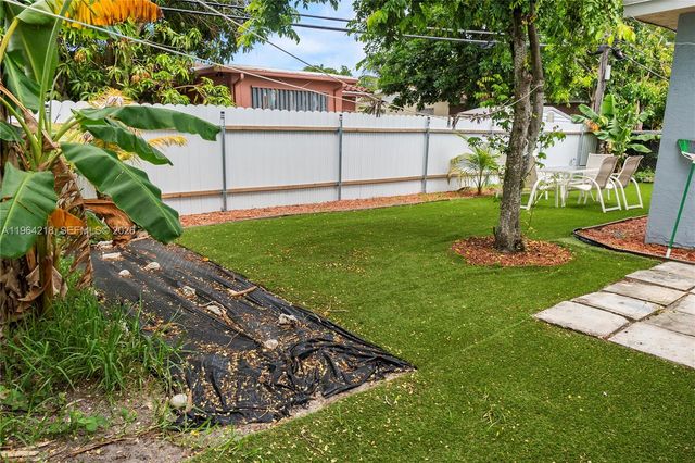 121 SW 28th Ter, Fort Lauderdale, FL 33312